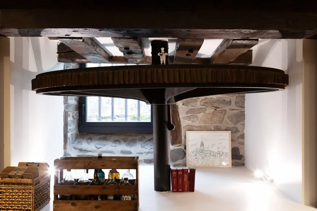 Le Moulin de la Santoire 5 ancien mecanisme dumoulin de la santoire a saint saturnin