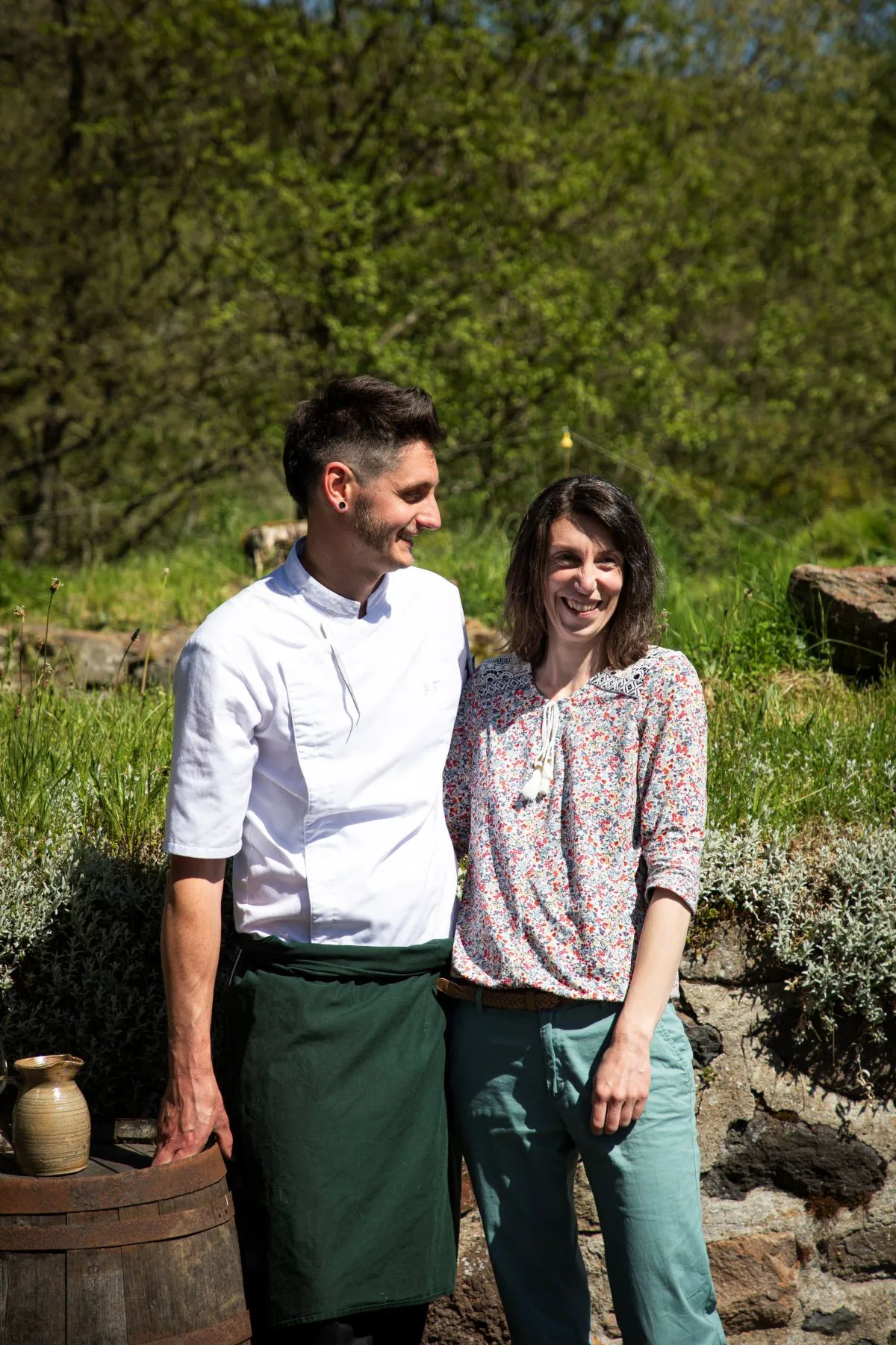 jocelyn et maredsou photographies a l exterieur du restaurant